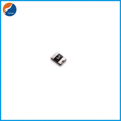 Chip Kecil 0402 SMD Thermal Fuse 0.1A-0.5A Metode Pengelasan Reflow Rugi Rendah